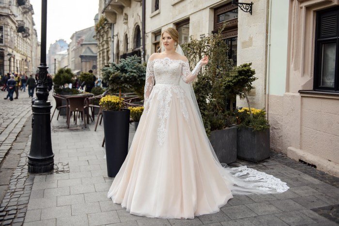 Wholesale wedding dresses in hyderabad