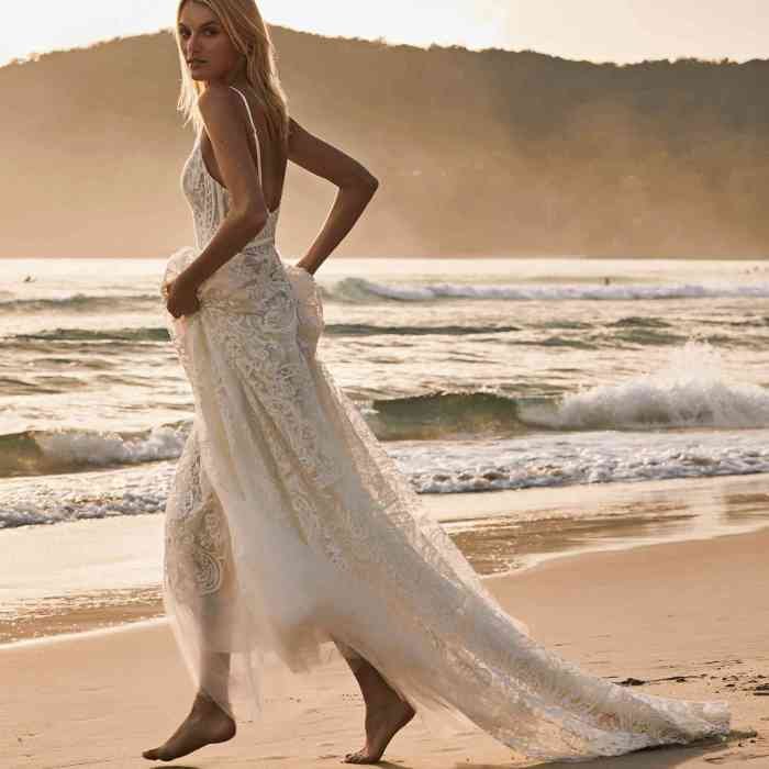 Beach wedding dresses canada