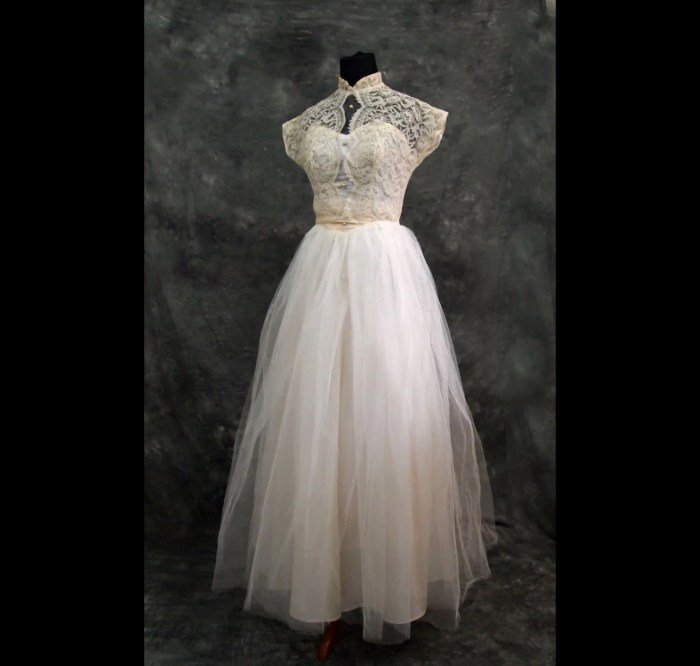 Vintage wedding dresses ivory